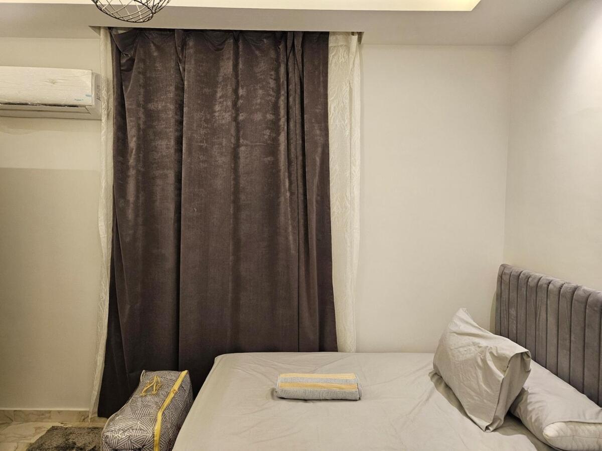 Apartment Dhb Downtown 1br Flat 83